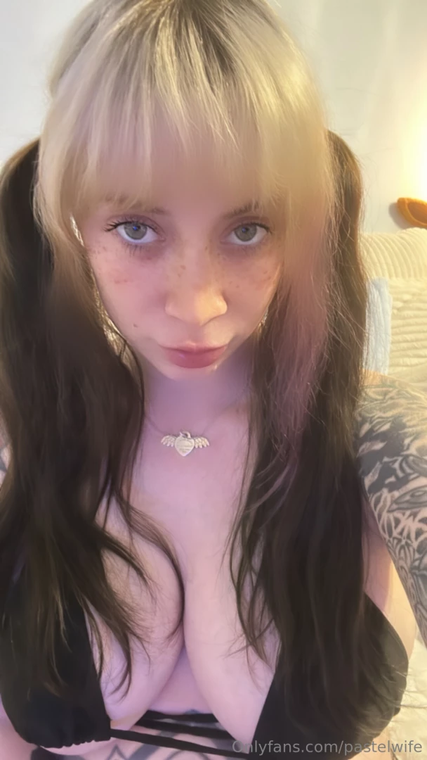 I need forehead kisses right now 