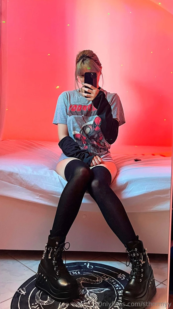 Accepting bf applications in dm must be funny and willing to play 