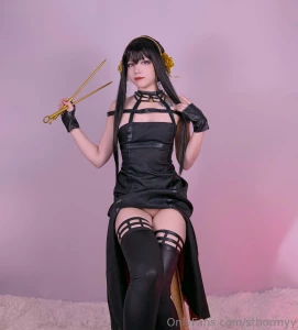 Should i spread my legs wider my yor forger set is out as always i