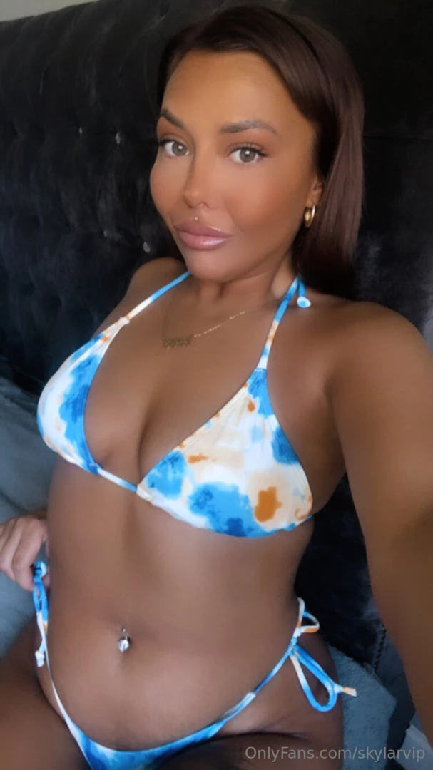 There s something naughty in your dms tonight 