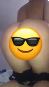 Tip me and i ll send you super hot vid without the emoji