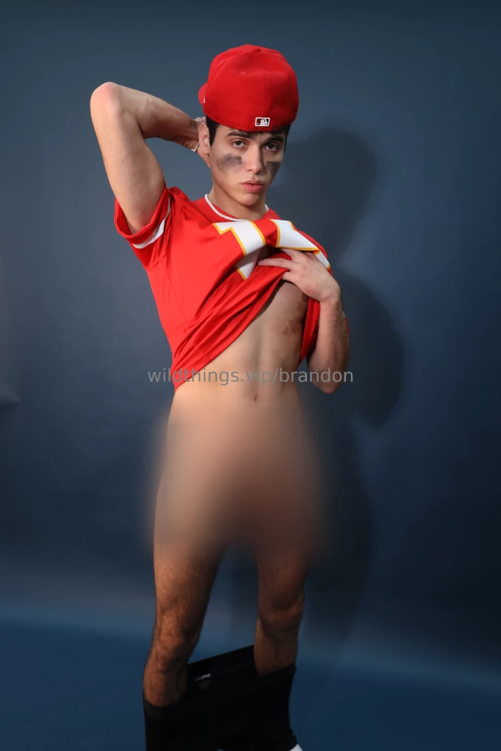 Subscribe to brandonpremium for the full uncensored pics from this 