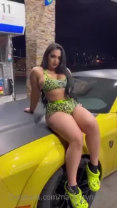 My late nite porn ad lol would u dial the number