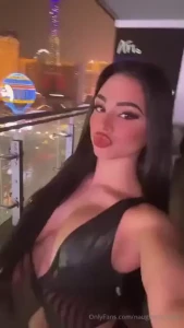 U think this outfit wuld make any mans pants drop