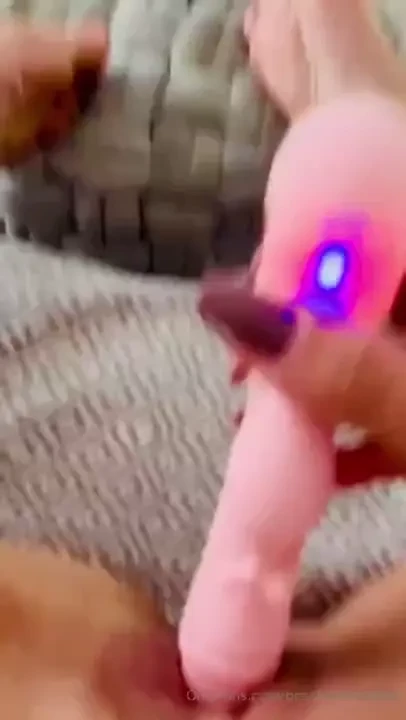 Come watch me play and have a nice orgasm 