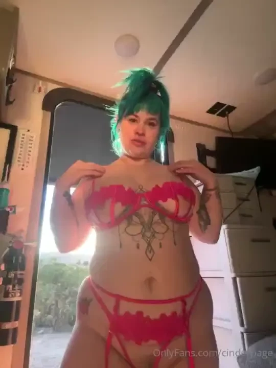 Watch me show off my tits in this behind the scenes footage 
