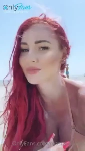Its too hot when i m at the beach
