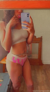 Look like i could crush coke cans with my thighs lmfaoooo part 1