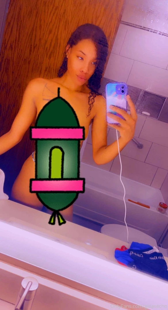 Want to see without the stickers send me a tip 