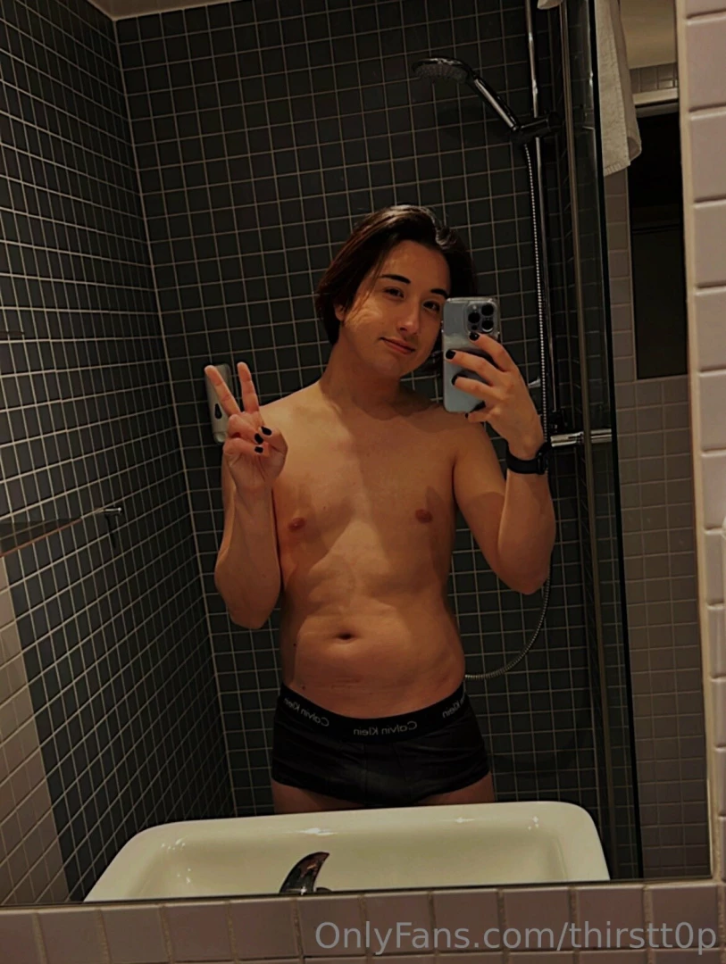 Went clubbing with friends but the club and the music we re pretty 