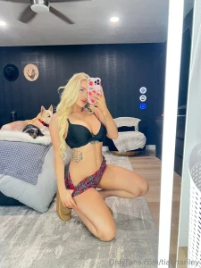 Omg hiiii there im just just a blondie who loves getting wild n having