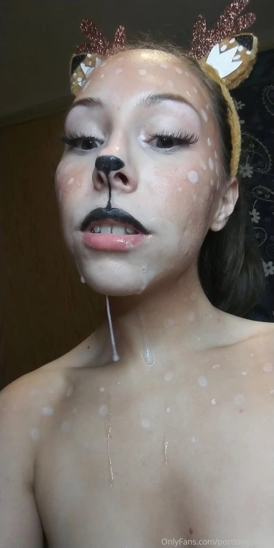 Happy halloween if you want to see how i got this perfect facial make 