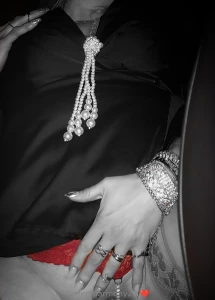 Curiosa di natura mi piacerebbe sapere a che segno zodiacale