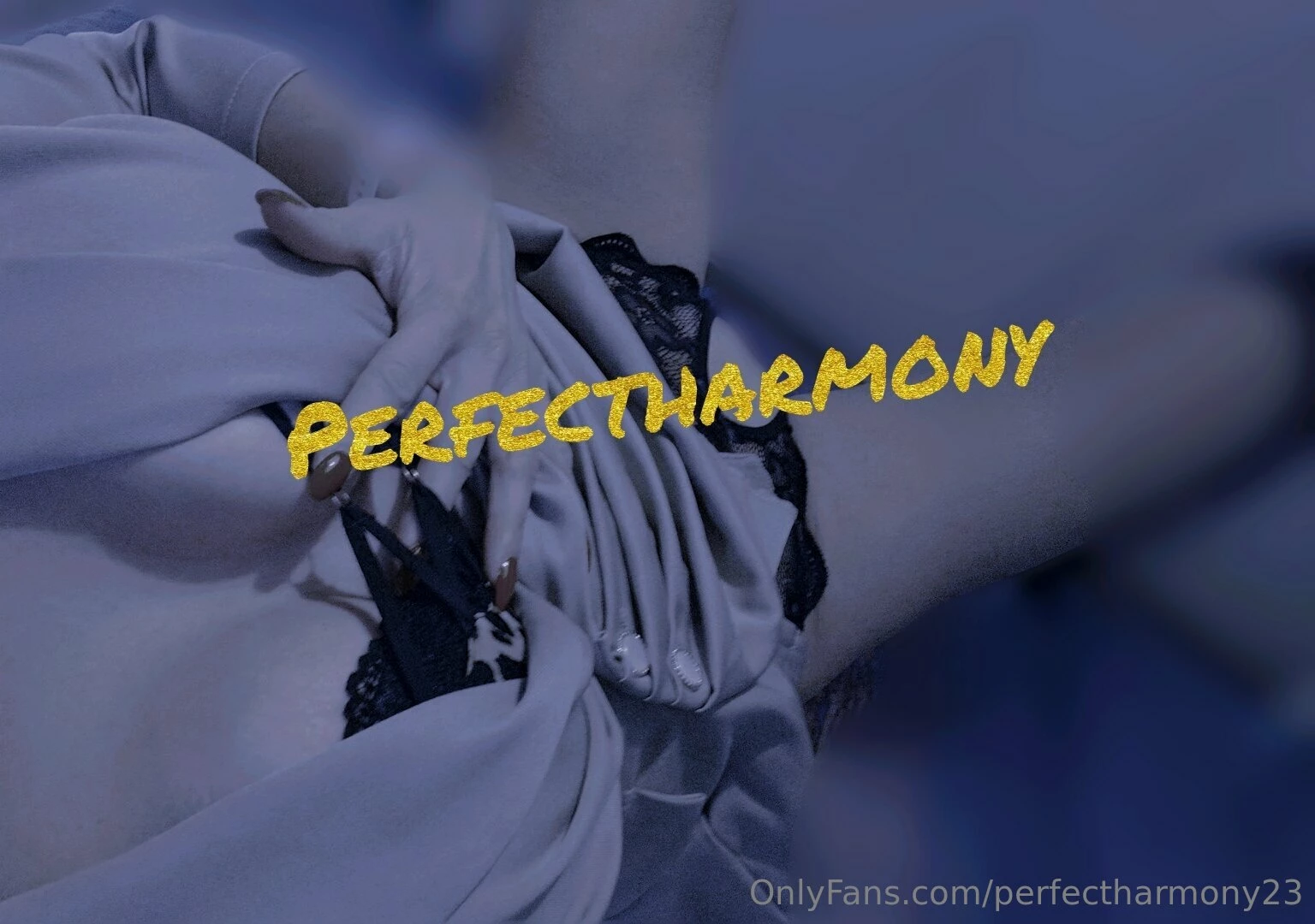 In penombra nel silenzio della mia stanza ti penso e ti aspetto mentre 