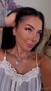 Heiii do you think i am beautiful