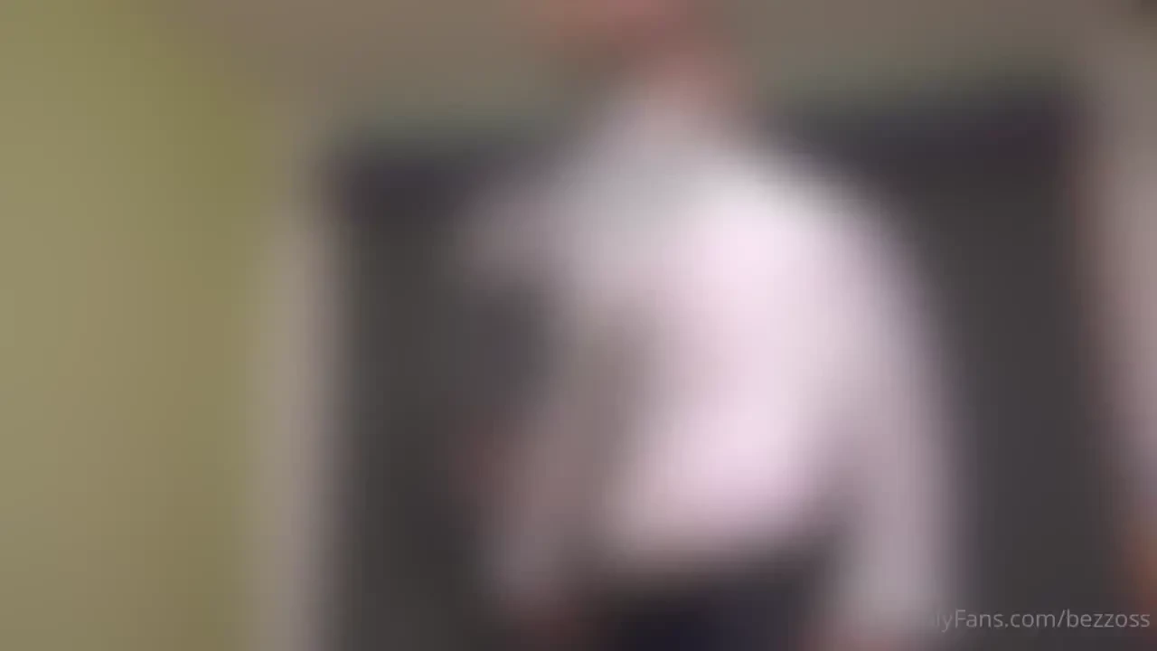 The shirt could not withstand the muscles of steel 