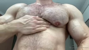 Pectoral muscle posing my of jeff_fbez