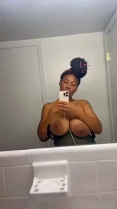 Happy titty tuesday babies i ll be back to customs almost instantly