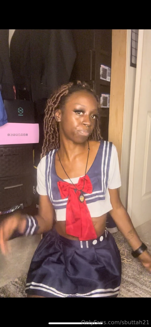 Wanna see me take this off or fuck myself in it part 1 