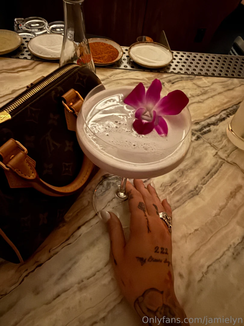 This drink is starting to taste like i mightttt be making some 