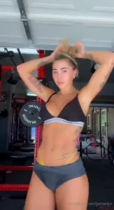 Can t help but to show off my sexy gym body