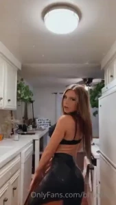 When i saw how big his dick was i wanted it i put it in my mouth part 3