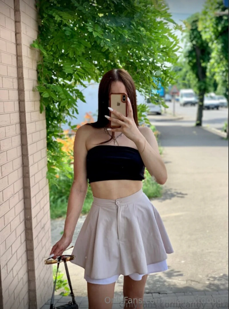 Candy_yara now wet she loves having her juicy ass squeezed this part 1 