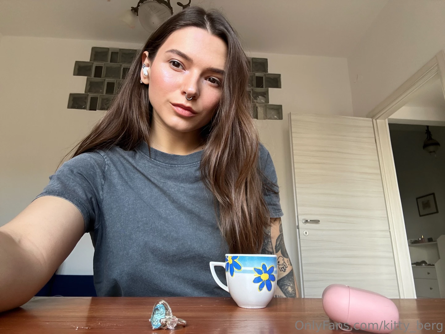 Tea bed and netflix - these are my plans for today 