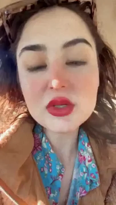 Going live at 11am pst you coming tips get pics amp get me dancing 