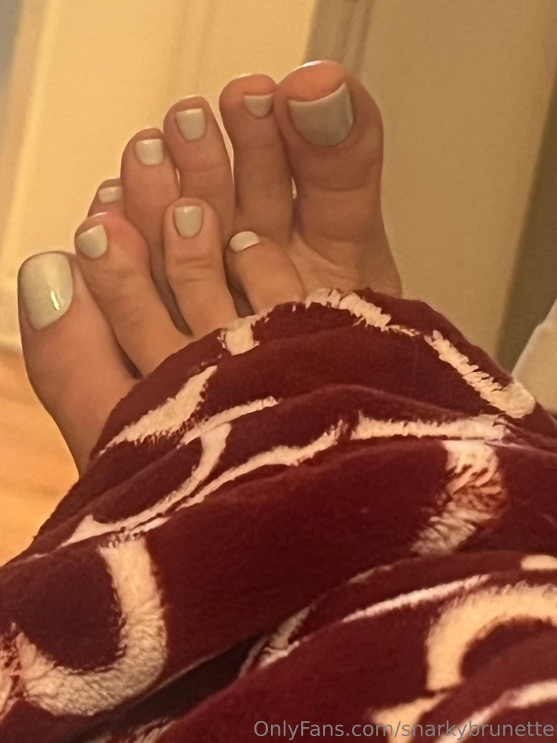 Hi feeties tip this post 5 amp call me a goddess and i ll send you 