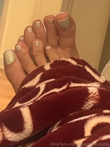 Hi feeties tip this post 5 amp call me a goddess and i ll send you