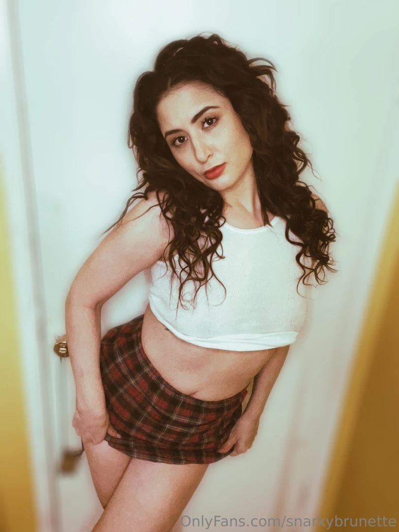 Hi there meow join my vip snarkybrunettevip its on saleeee muah 