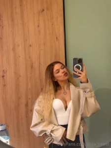 Its getting warmer outside what is you outfit for today