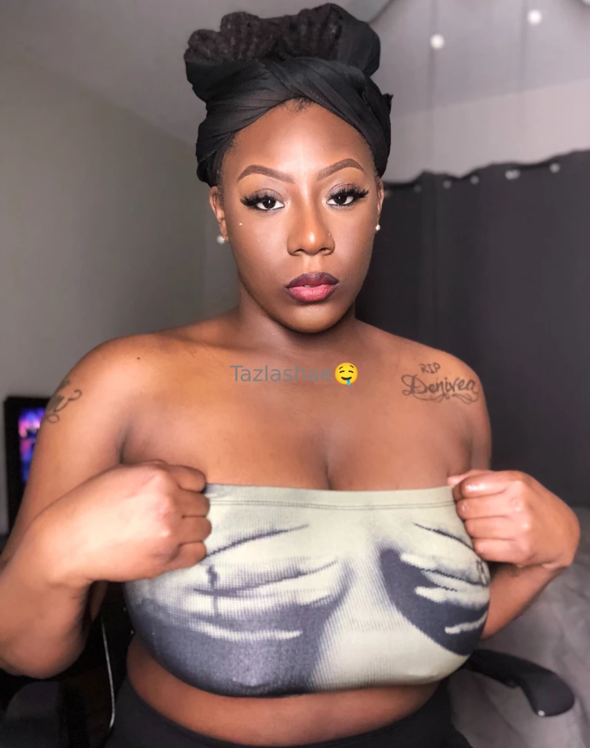 Sub to my vip vipwithtazlashae to see my nipple piercing 