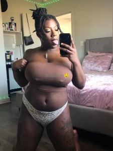 Feeling sexy going live tonight