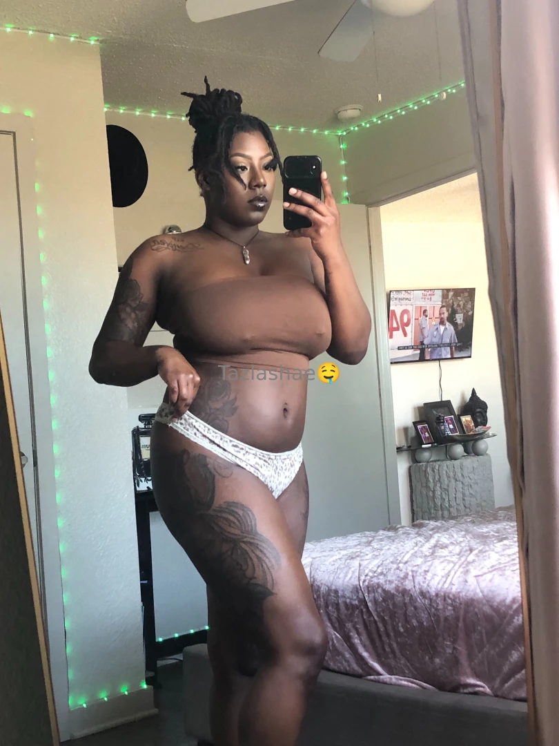 On live right now babe hurry don t miss me on live tonight 