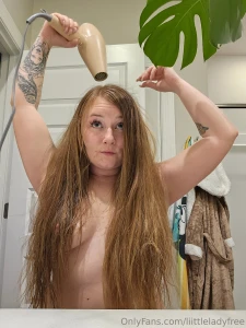 So much hair it scrazy