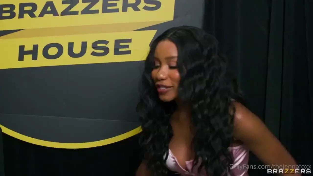 Vote for me you have to be a brazzers member voting starts sept 19th 