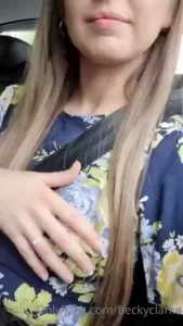 Guess who isnt wearing a bra