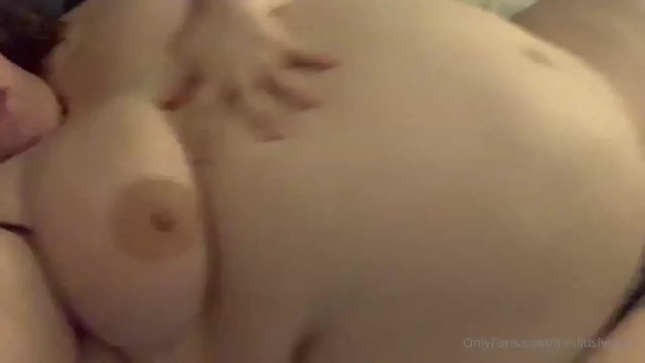 Piggy goddess is soo round and jiggly 