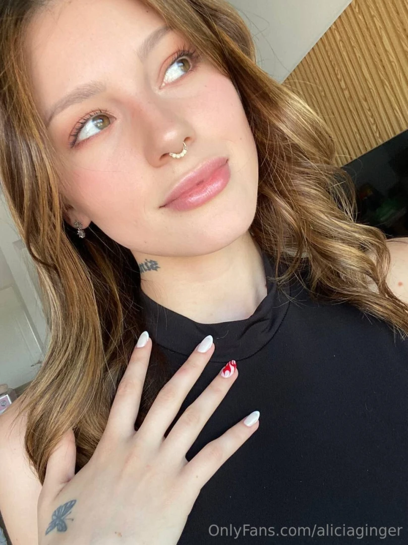 Ta-da new nails new vibe this time i went for something soft but fiery 