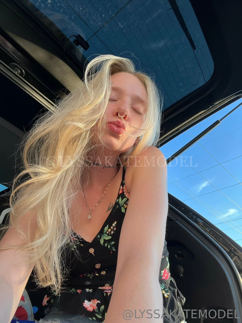 Bratty queen dom send to serve part 1 