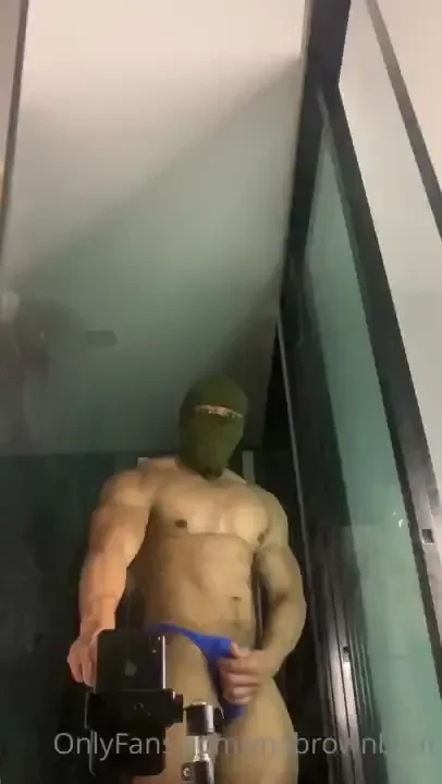 2 clips uploaded part 1 and part 2 cum on the mirror i tried to splash part 1 