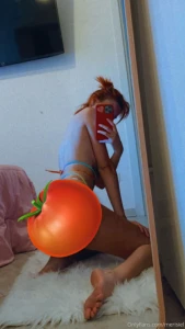 E dietro come mi sta il nuovo costumino