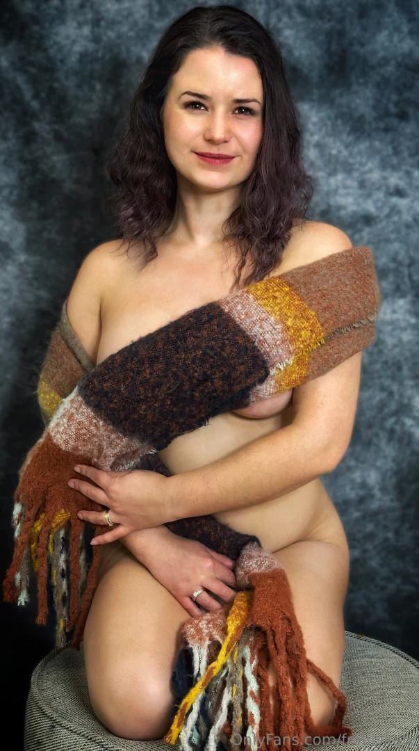 I really enjoyed this sensual sexy photoshoot with just a scarf part 1 