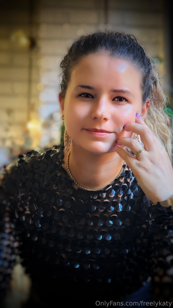 Tell me your favourite pose mine is with my fingers inside me part 1 