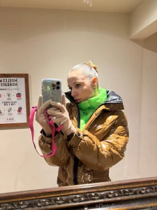 Mirror selfie drop me message and i strip for you