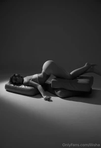 I m bored no one wants to smack my booty