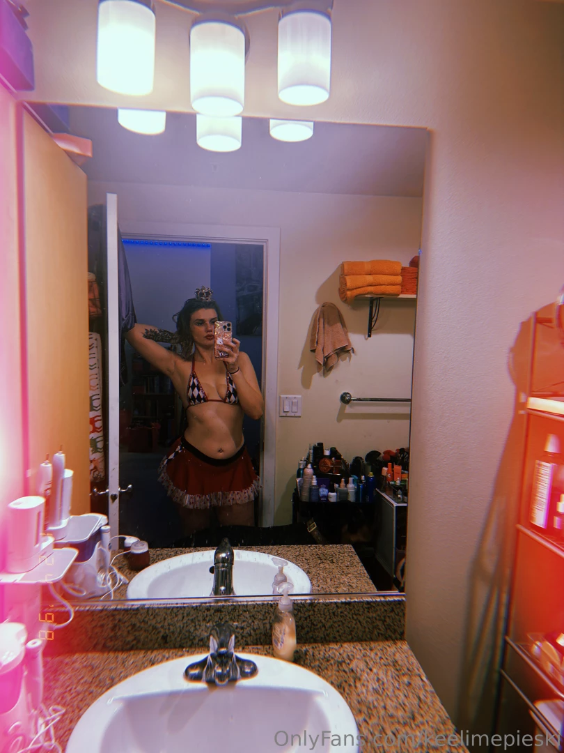 Off with his head who wants to see this set 