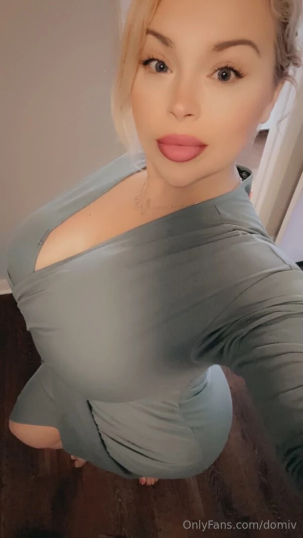 Hot and making custom videos 65 for 5 min topless 150 for 5 min full 